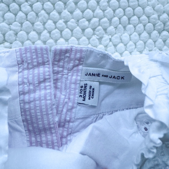 Janie & Jack Eyelet Seersucker Romper - 3-6 Months - Picture 3 of 3